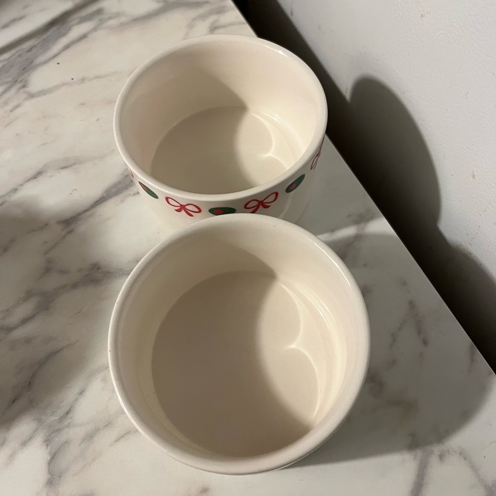 Set of 2 Bow & Olive Ceramic Bowls - Picture 3 of 5